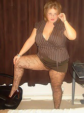 curvy voluptuous women